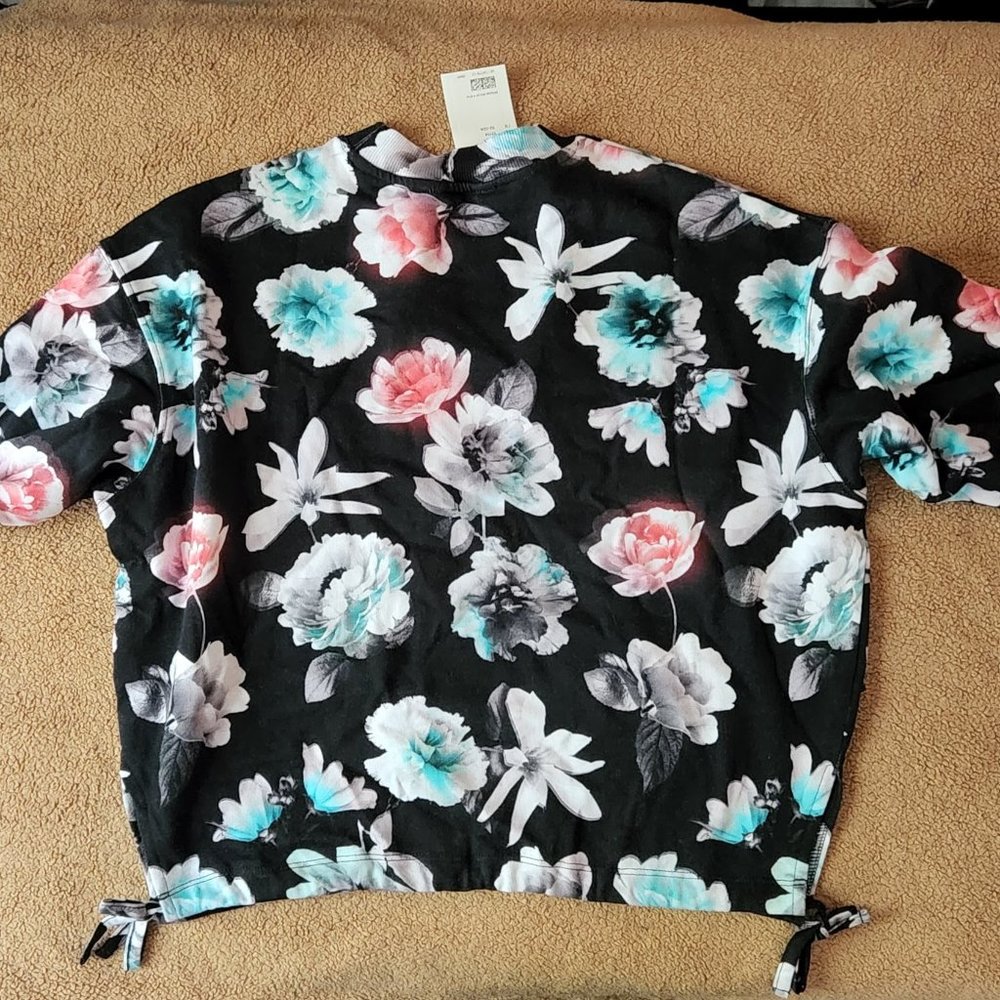 H&M 100 % Cotton LongSleeve Floral Girls Sweatshirt Size 12-14Y